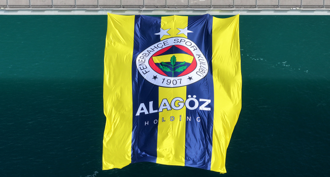 “Fenerbahçe”(Fənərbaxça) bayrağı Yavuz Sultan Səlim körpüsündə