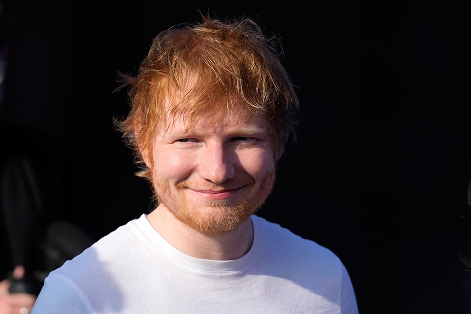 Ed Sheeran uşaqlıq komandasının səhmdarı olur