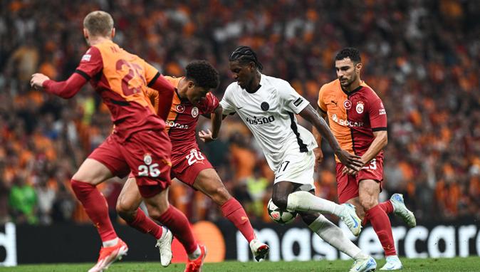 “Galatasaray”da müdafiə böhranı