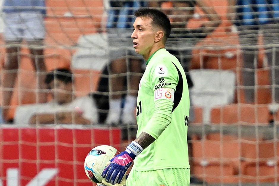 Fernando Muslera komanda satın alıb